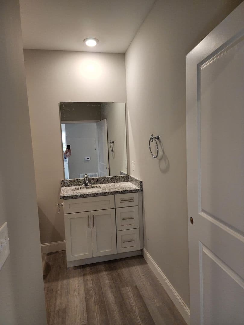 Brownsville Apartment: 4977 Veteran's Mem Hwy