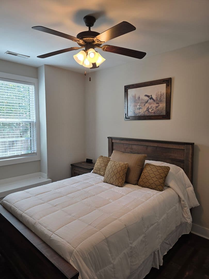 Bowling Green Apartment: 1117 GREENWOOD ALY