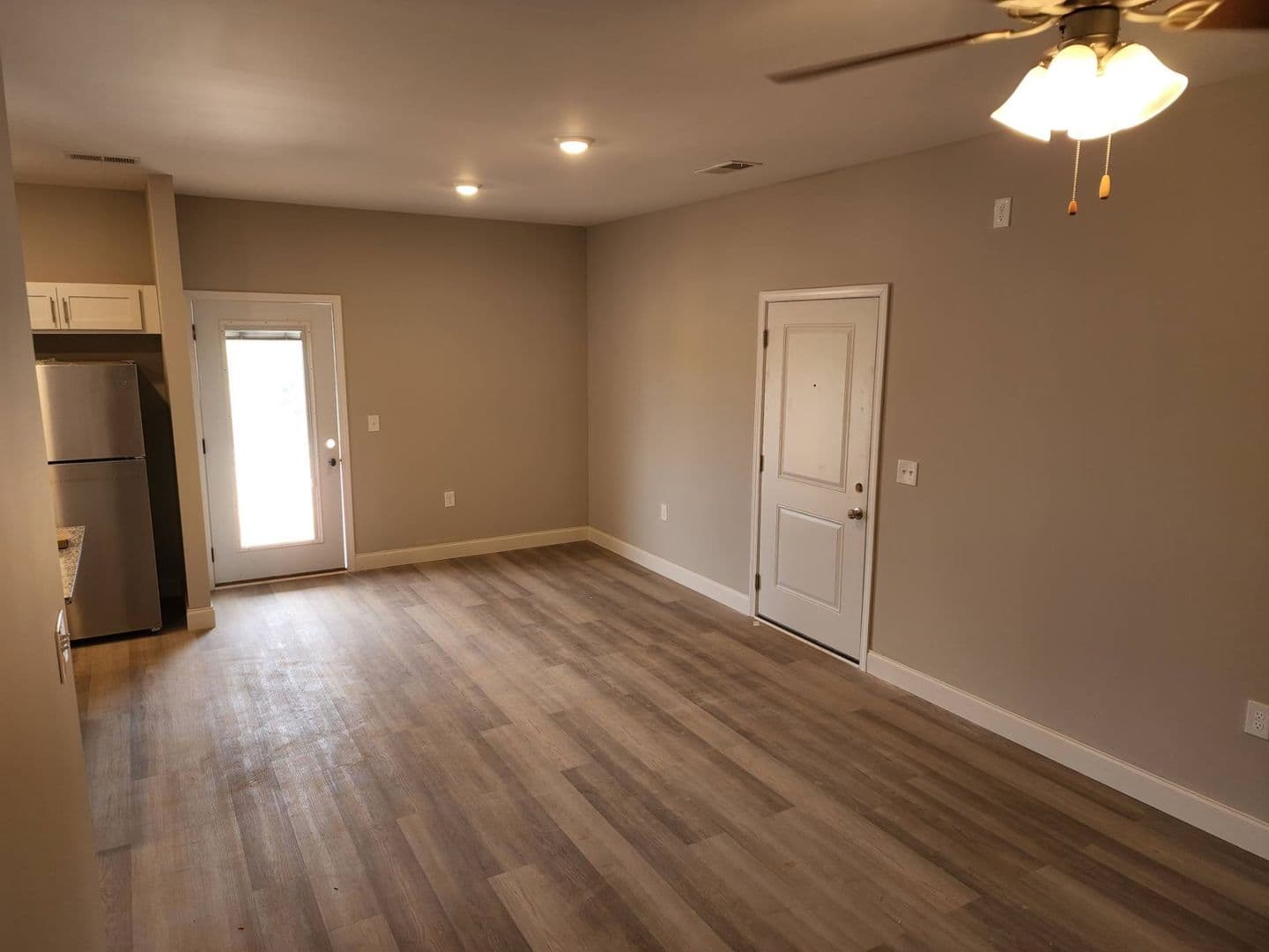 Bowling Green Apartment: 2212 Hickory Street