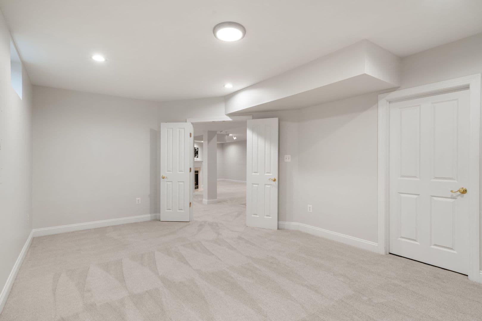 Fairfax House: 9185 Topaz Street