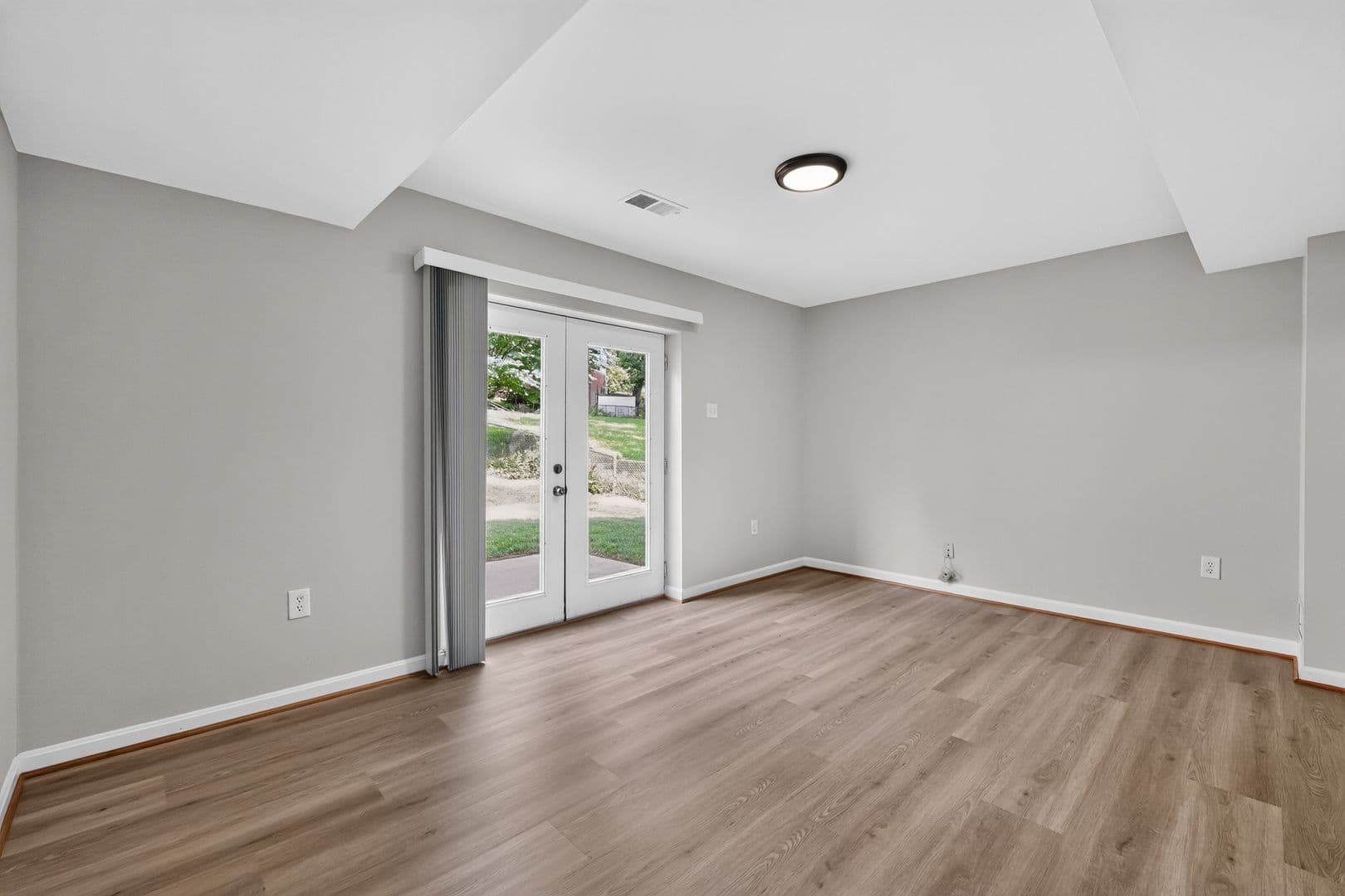 Fairfax House: 4898 Wheatstone Dr.