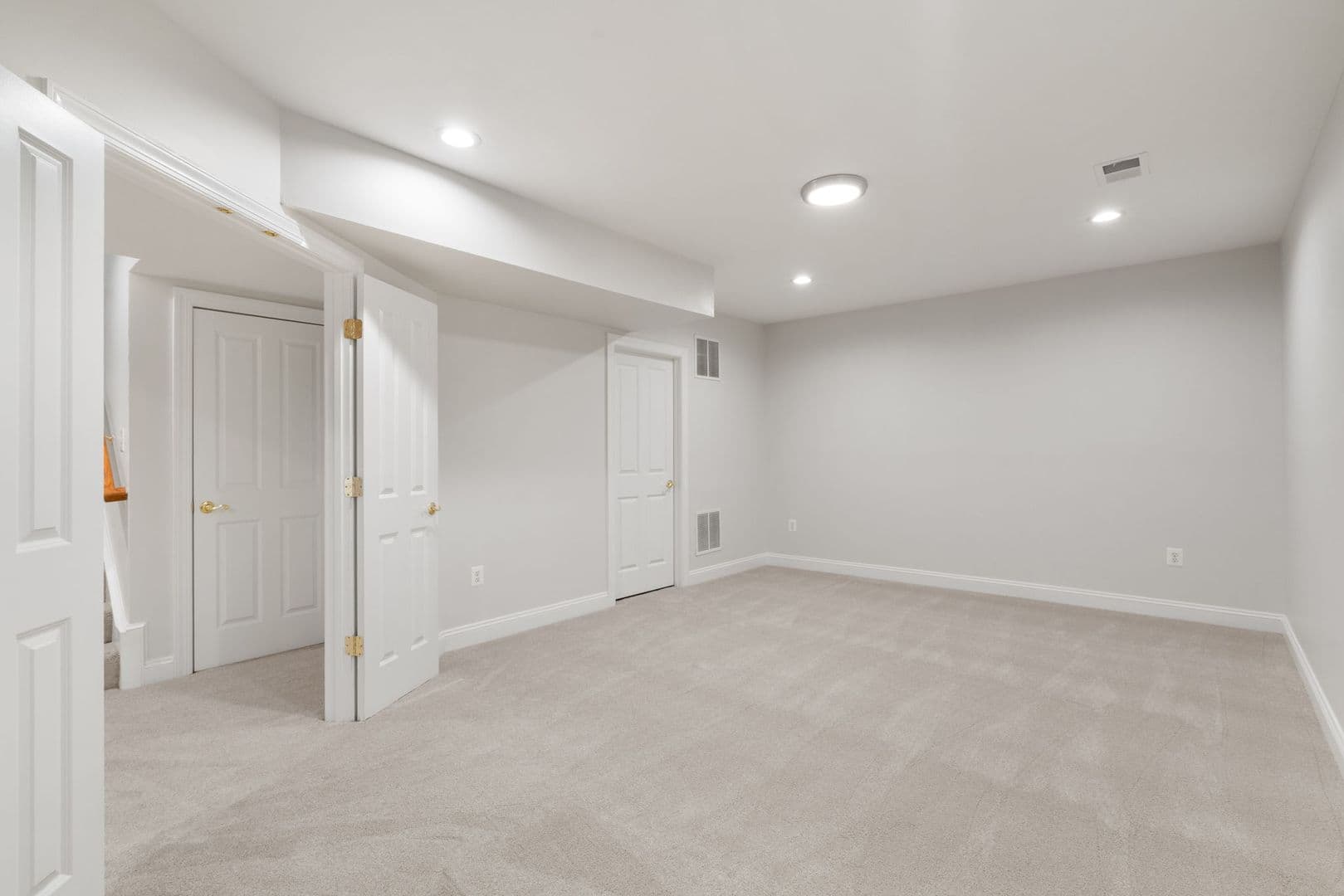 Fairfax House: 9185 Topaz Street