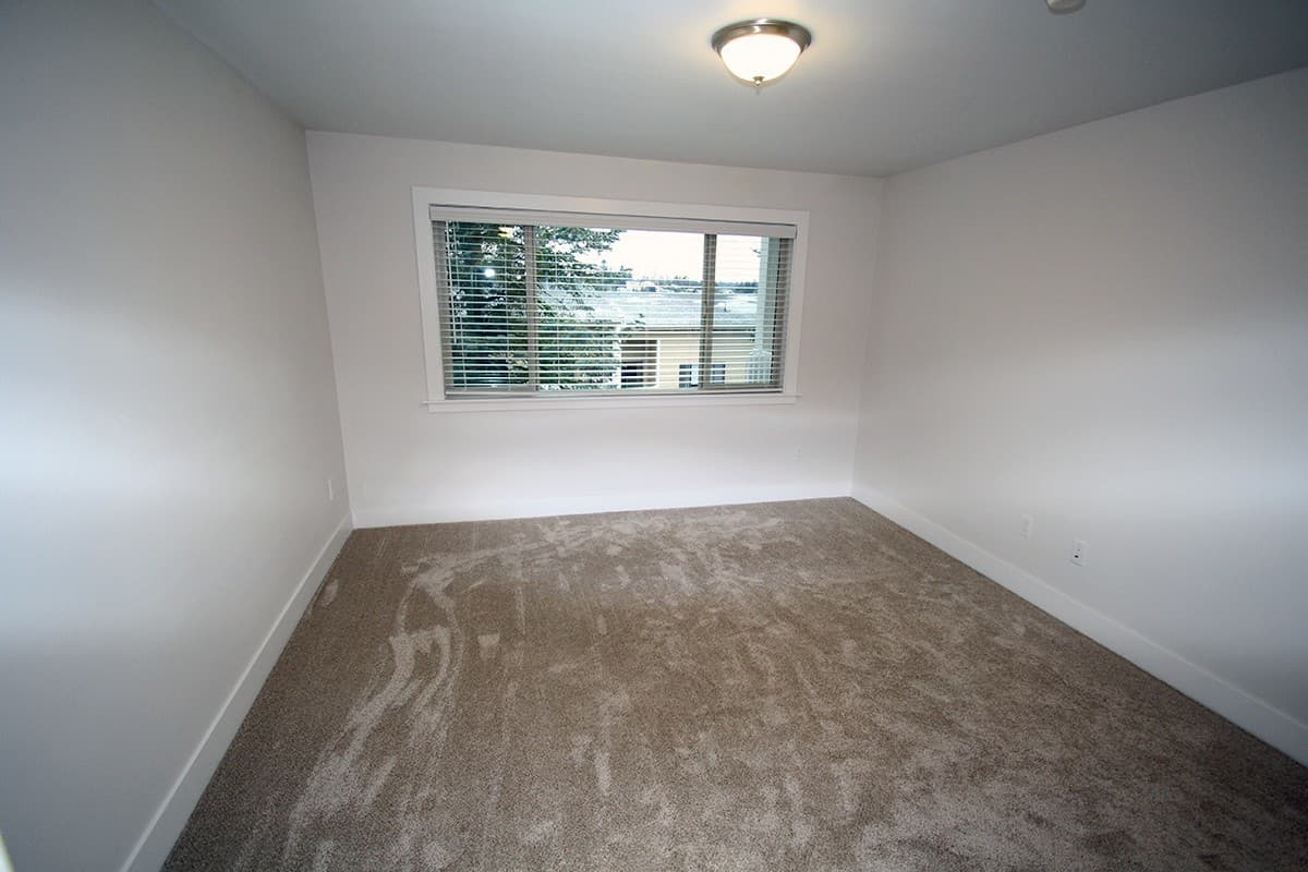 Bellevue Condo: 12840 SE 40th CT