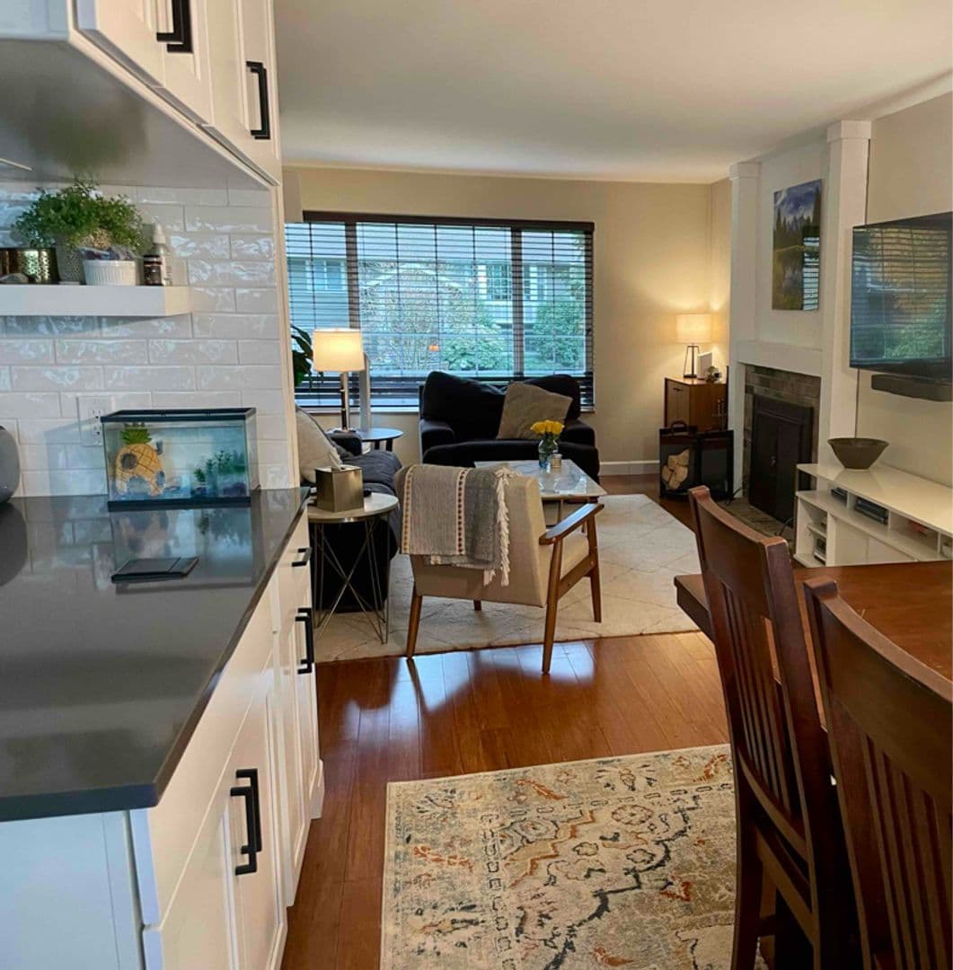 Kirkland House: 12642 NE 109th St