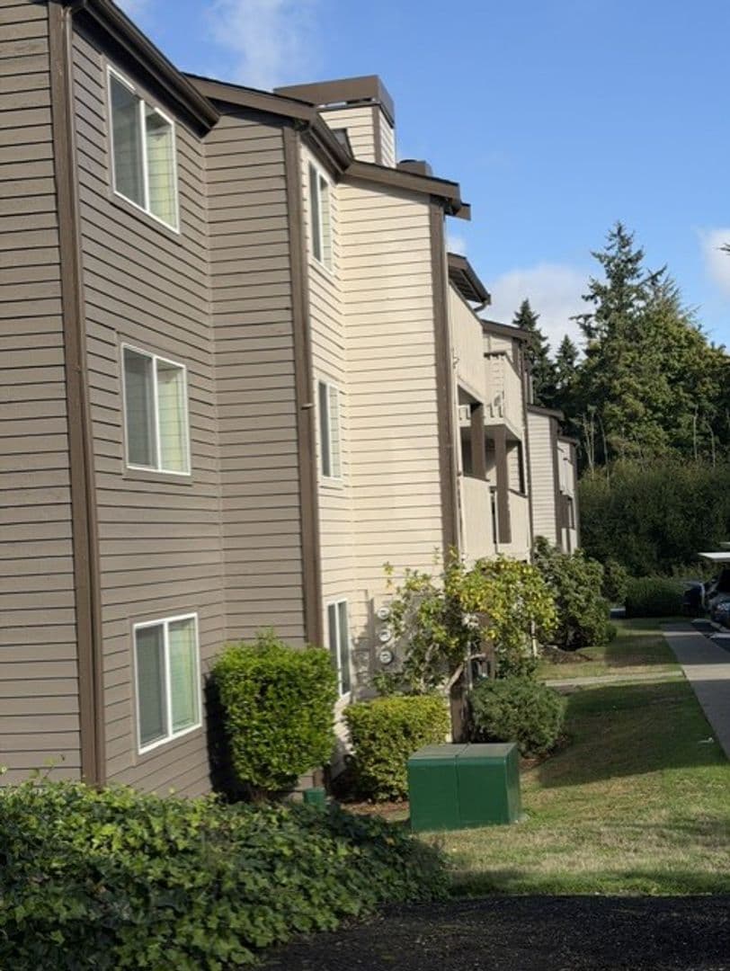 Kirkland Apartment: 11240 NE 132nd St