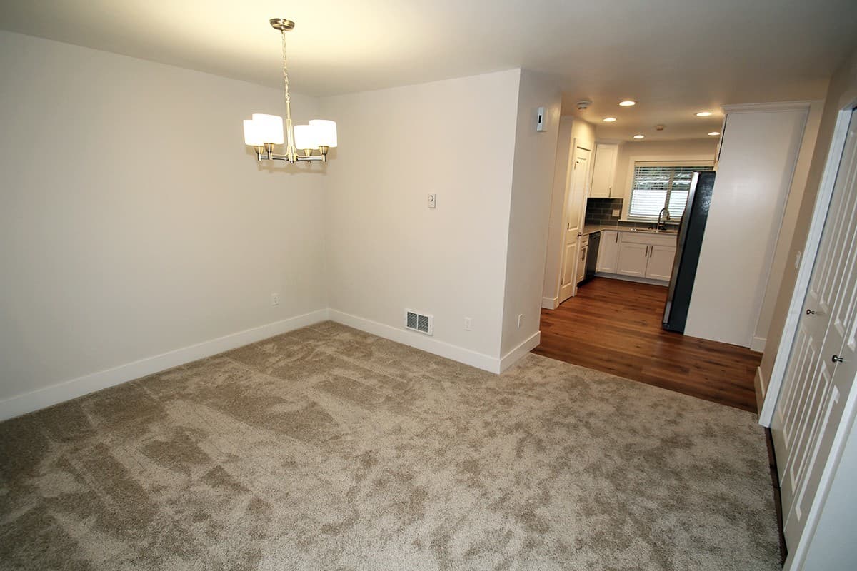 Bellevue Condo: 12840 SE 40th CT
