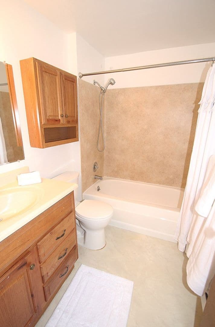 Seattle Apartment: 2401 NW 63rd ST