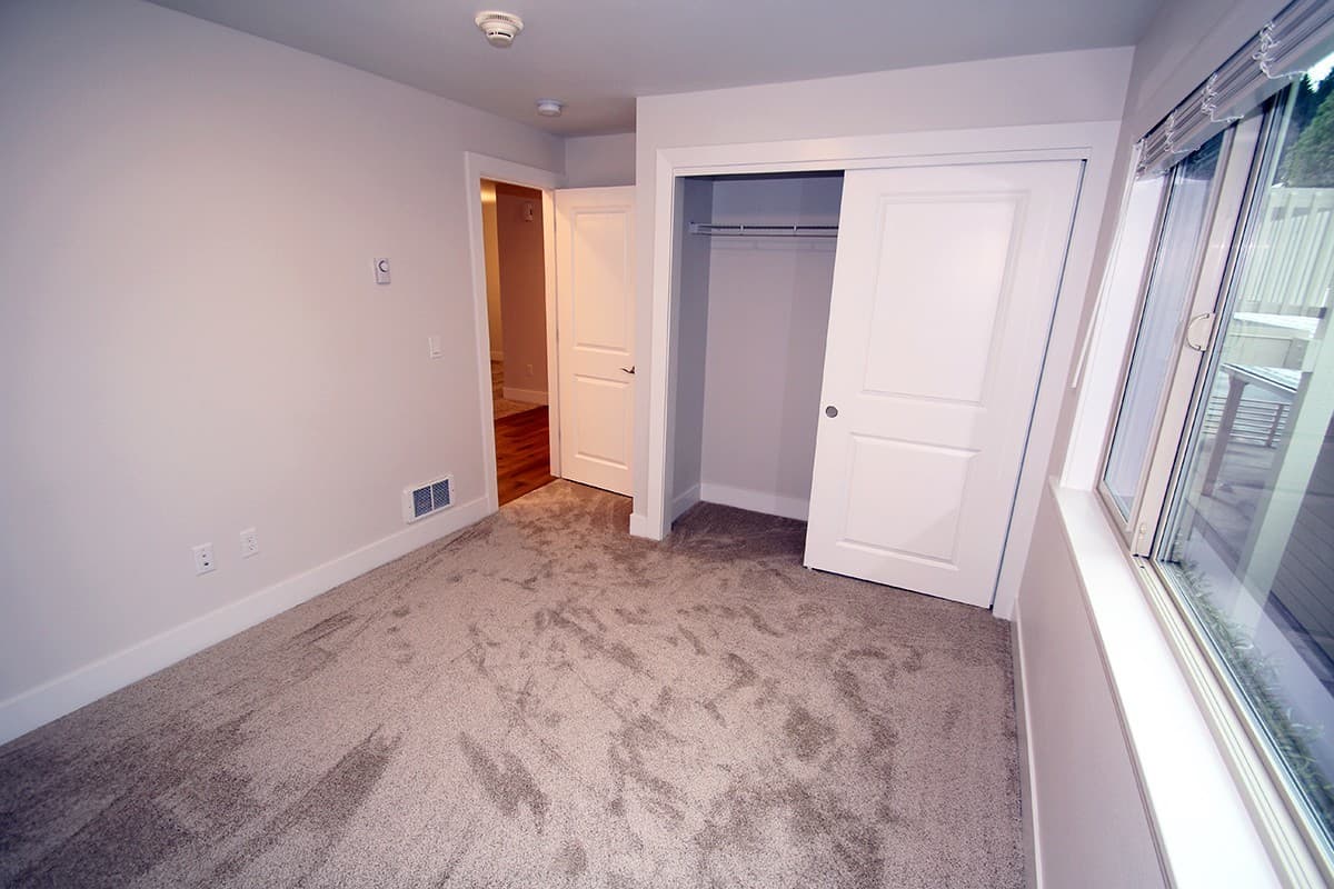 Bellevue Condo: 12840 SE 40th CT