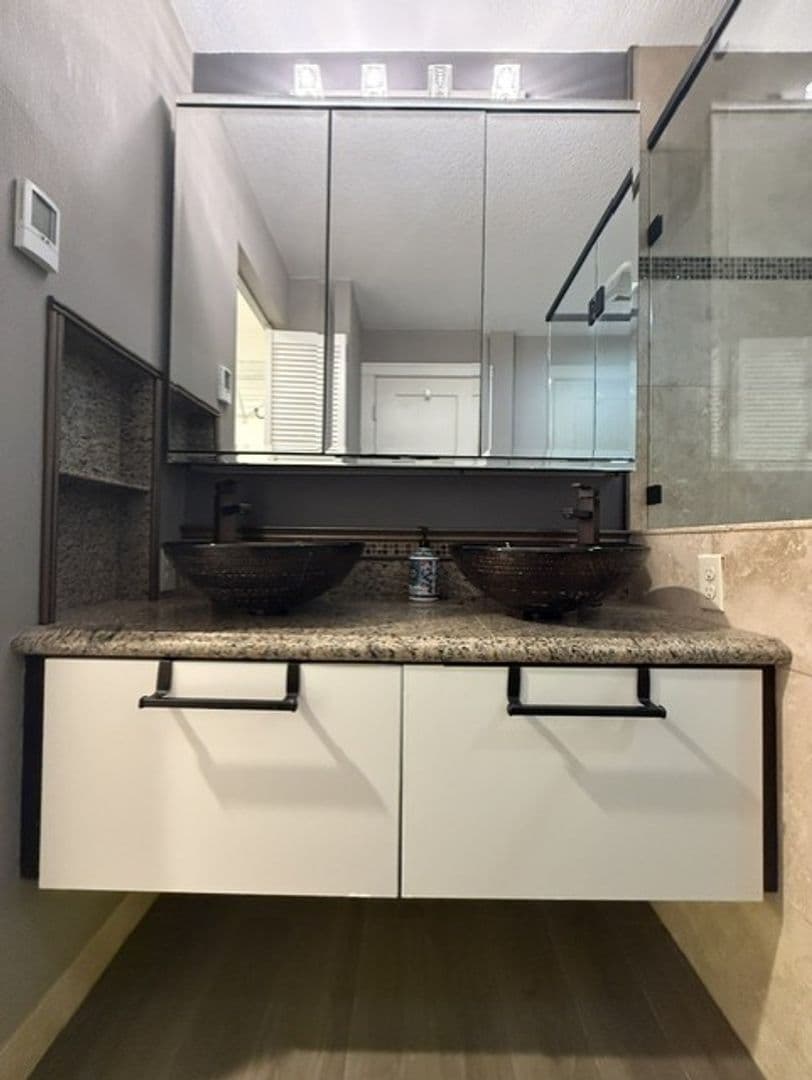Bothell House: 17614 28th AVE SE