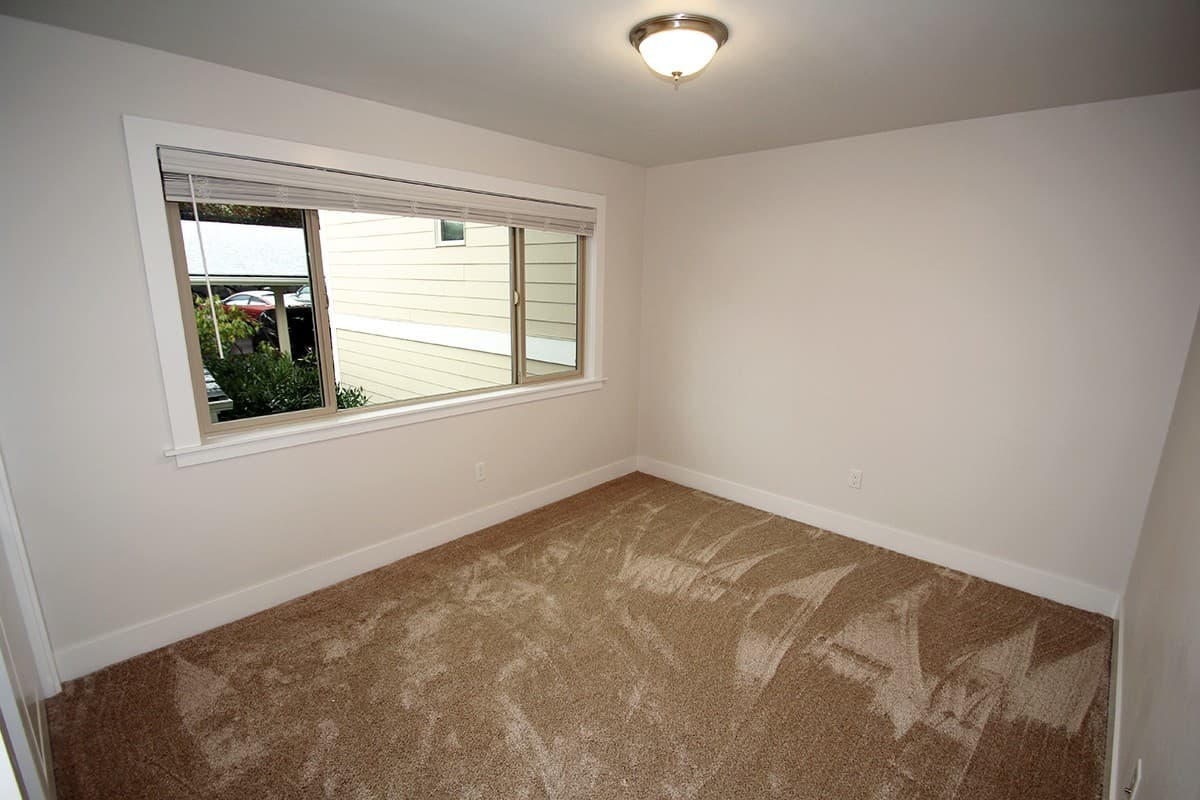 Bellevue Condo: 12840 SE 40th CT