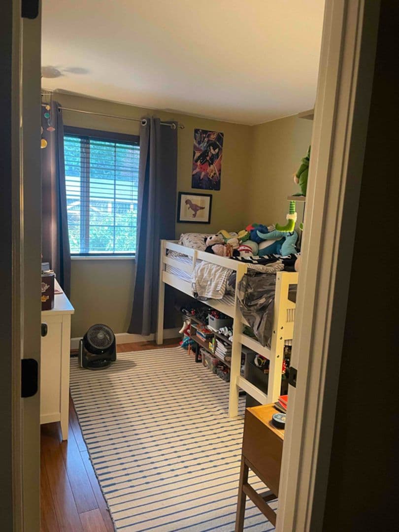 Kirkland House: 12642 NE 109th St