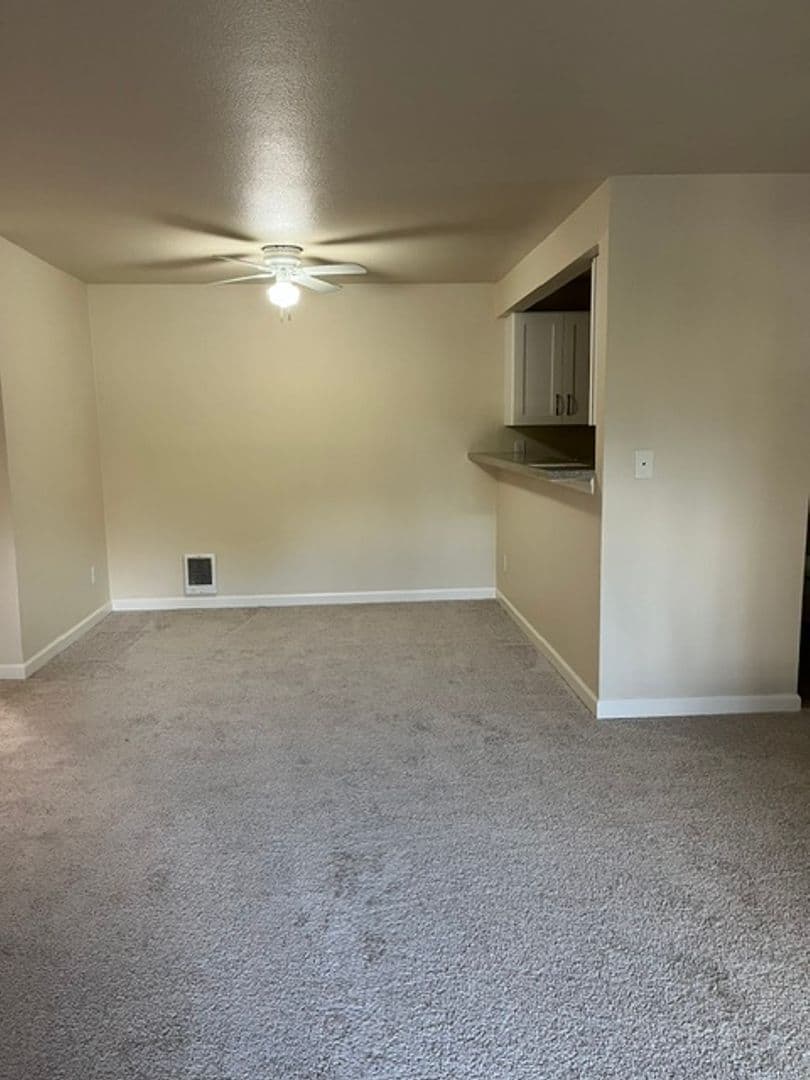 Kirkland Apartment: 11240 NE 132nd St