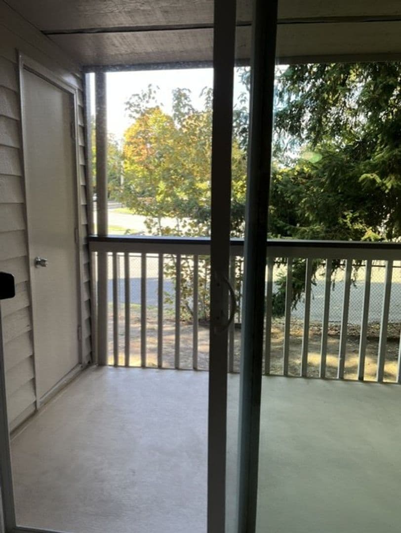 Kirkland Apartment: 11240 NE 132nd St