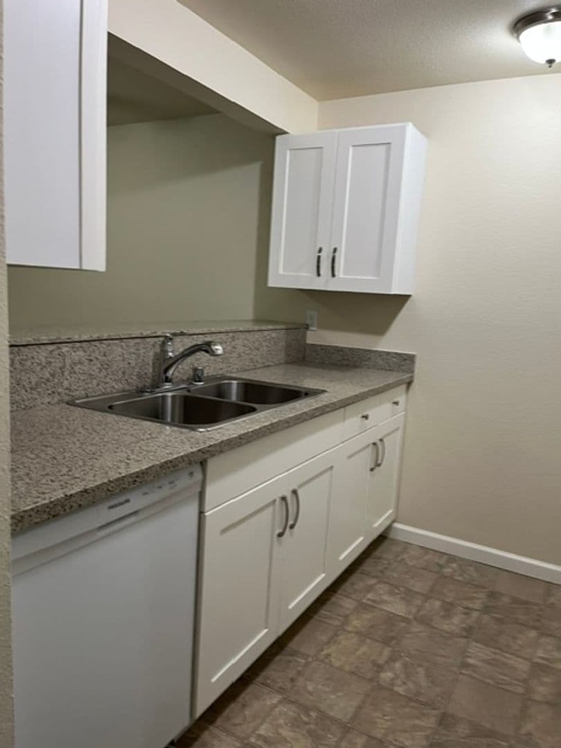 Kirkland Apartment: 11240 NE 132nd St