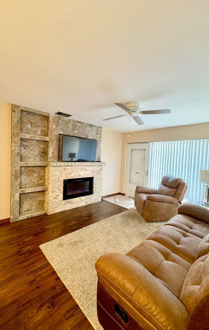 HOLIDAY Condo: 4355 TAHITIAN GARDENS CIRCLE UNIT D