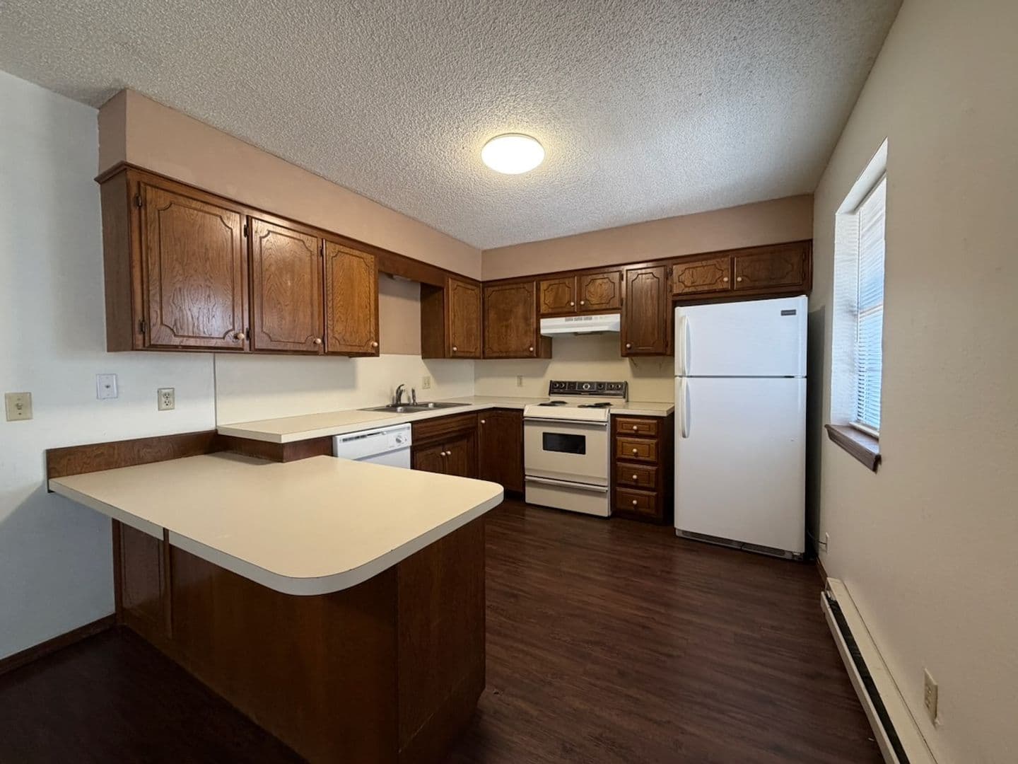 Weatherfrod Apartment: 301 E. Kee