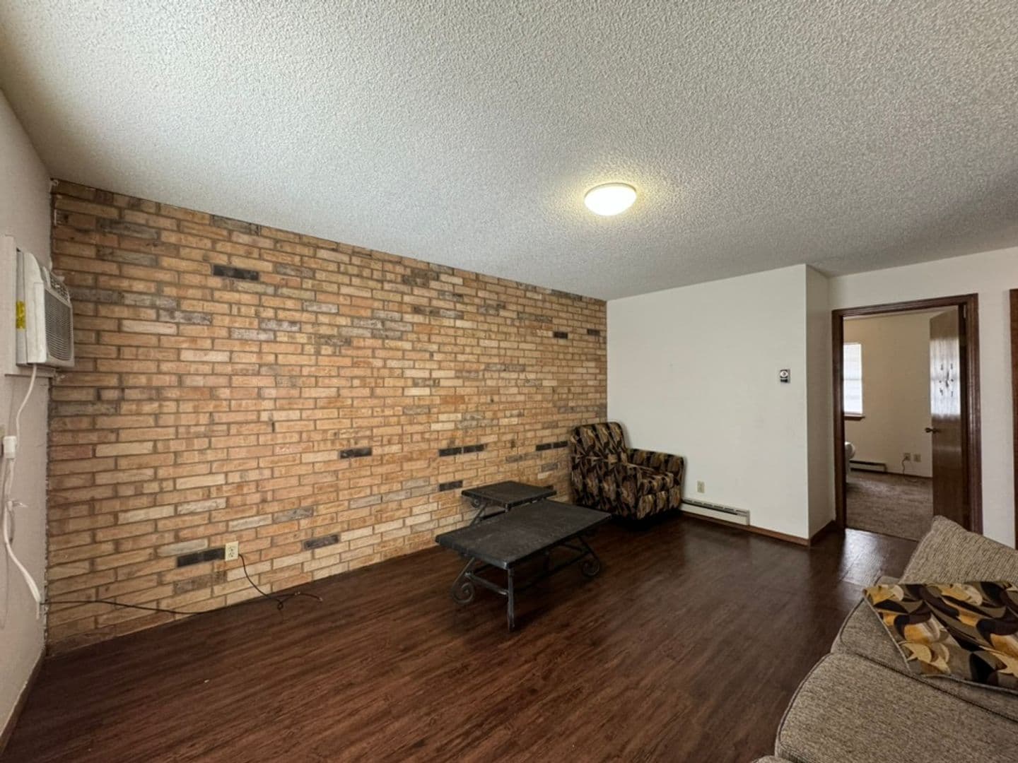 Weatherfrod Apartment: 301 E. Kee