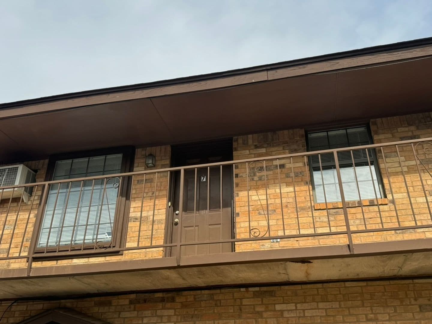 Weatherfrod Apartment: 301 E. Kee