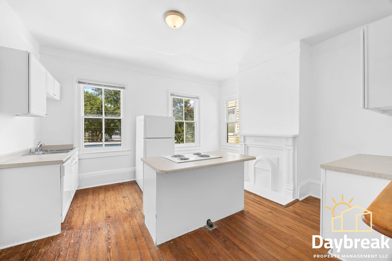 Savannah Apartment: 112 E Anderson Street
