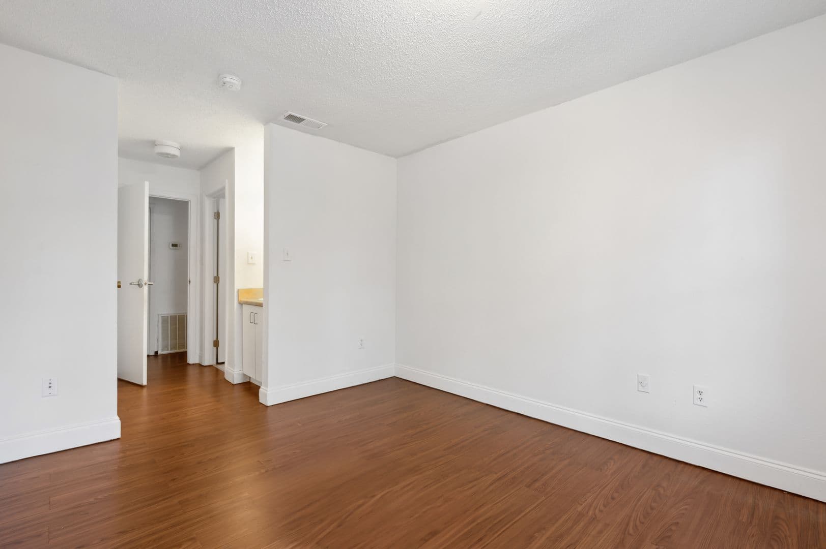 Savannah Apartment: 12220 Apache Avenue