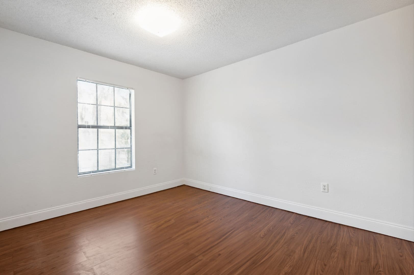 Savannah Apartment: 12220 Apache Avenue