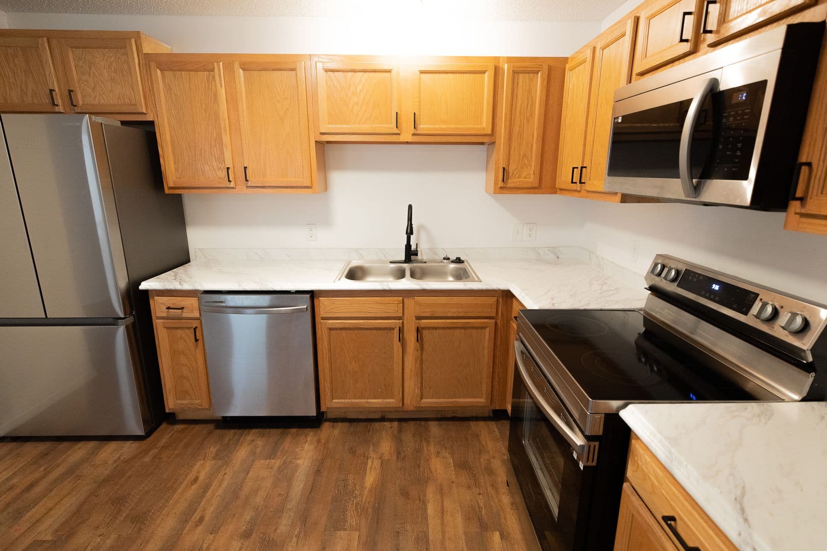 Savannah Apartment: 12220 Apache Avenue