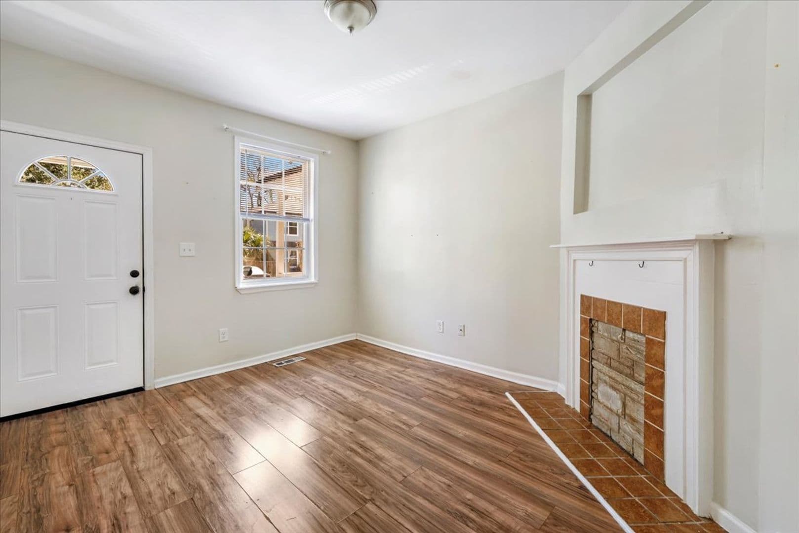Savannah Apartment: 1709 LeGrand Street