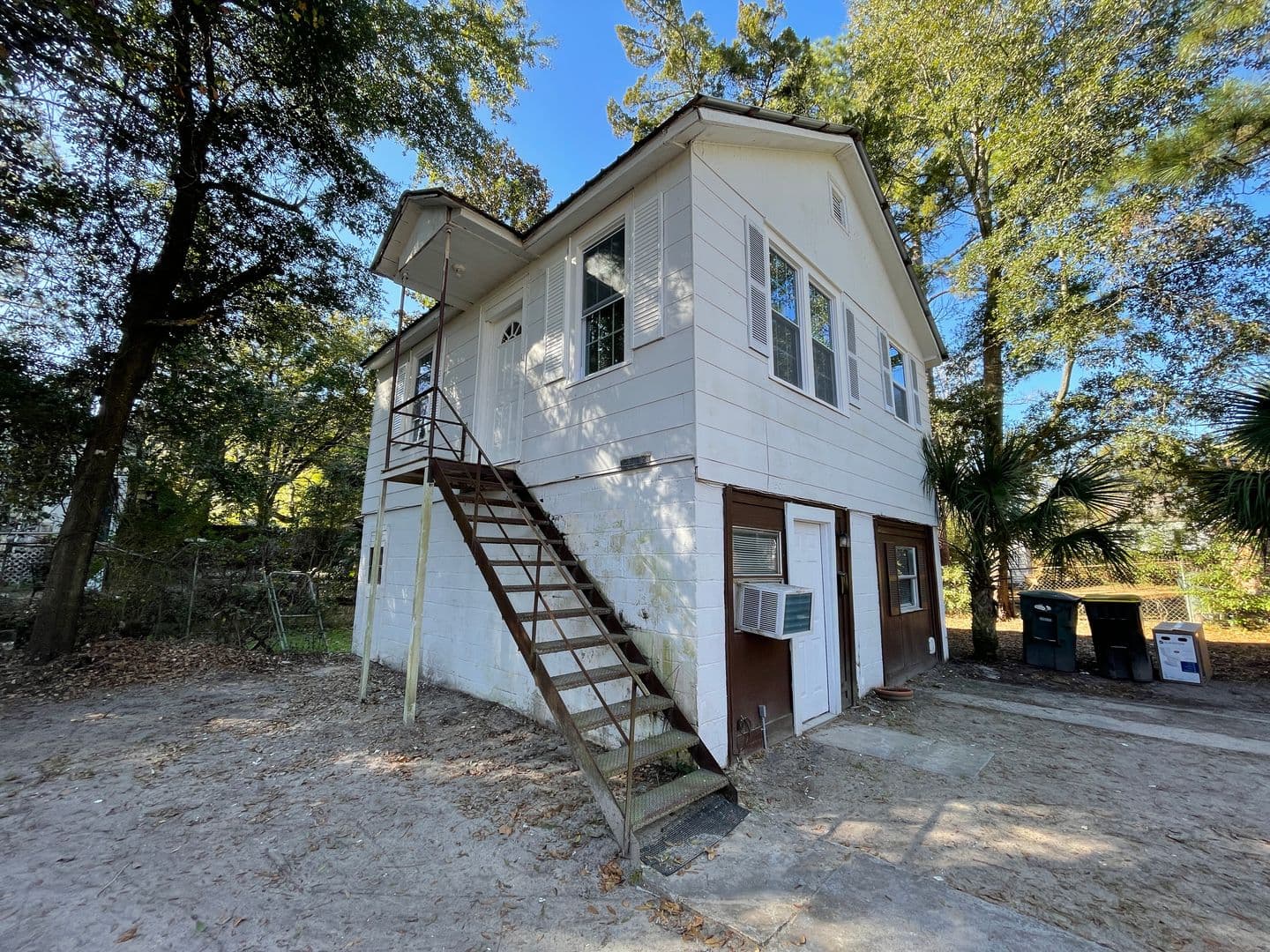 Savannah Apartment: 1507 E 33rd Street