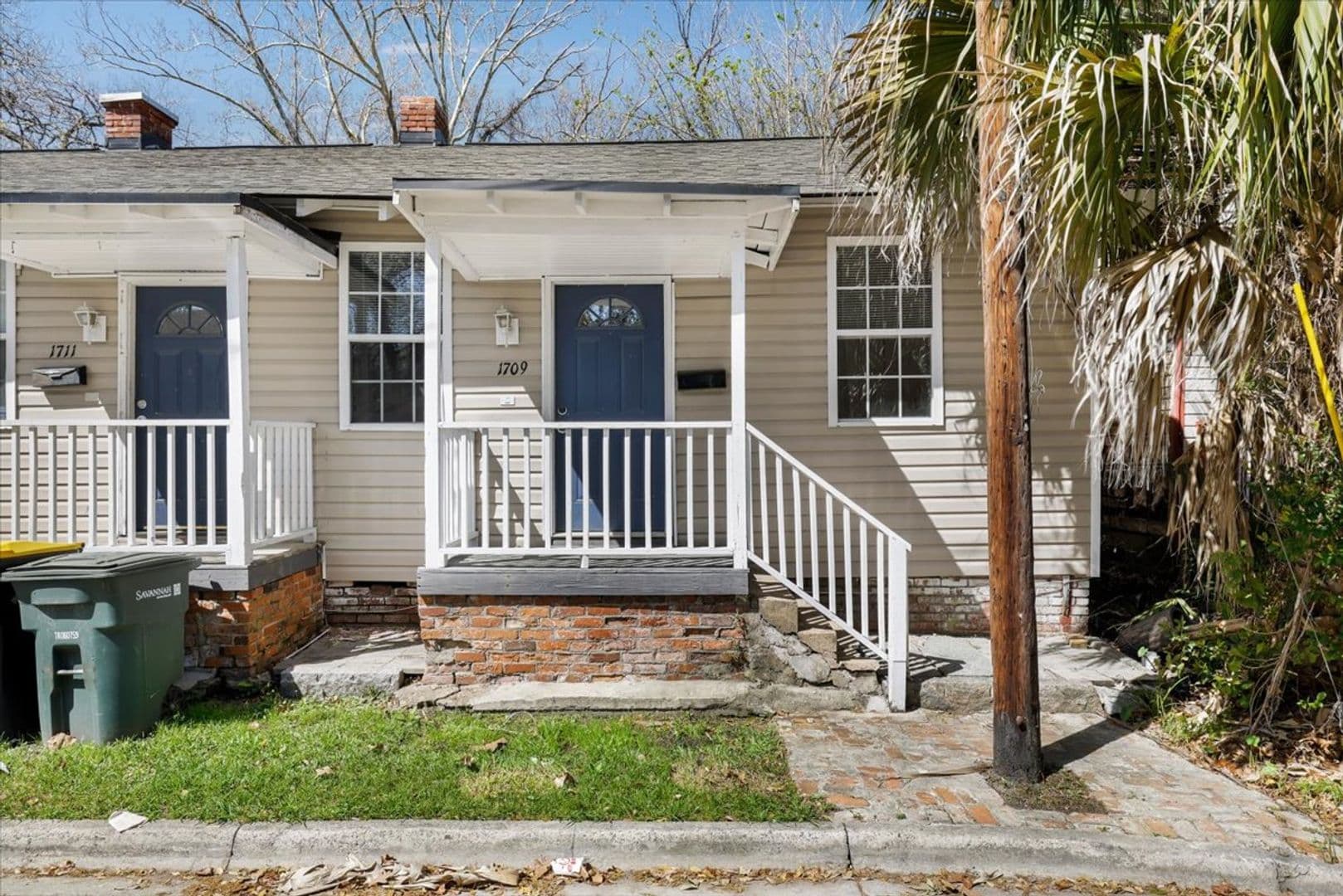 Savannah Apartment: 1709 LeGrand Street