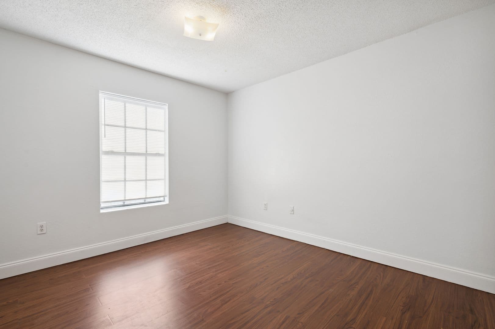 Savannah Apartment: 12220 Apache Avenue