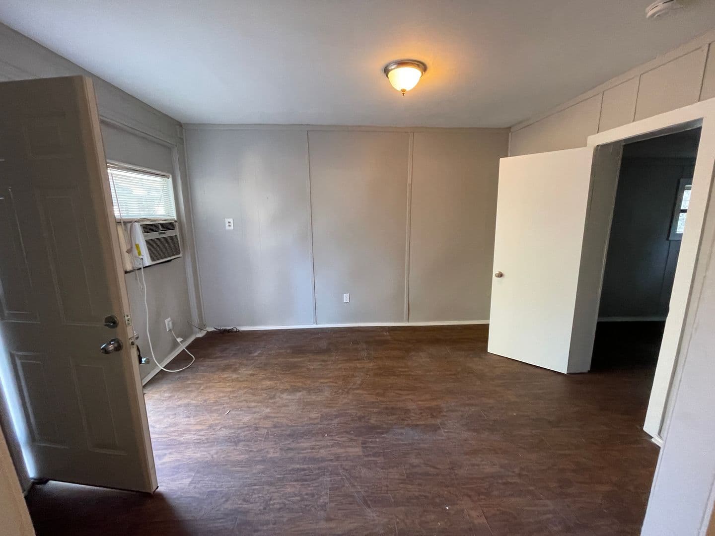Savannah Apartment: 1507 E 33rd Street