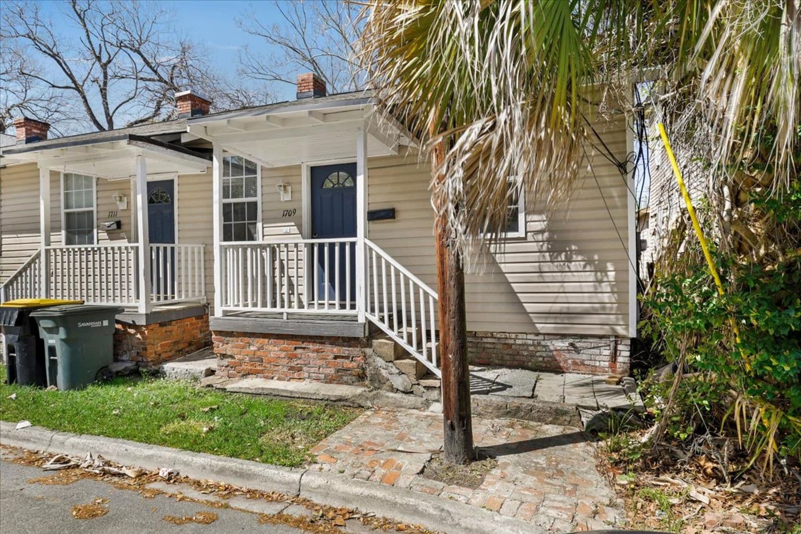 Savannah Apartment: 1709 LeGrand Street