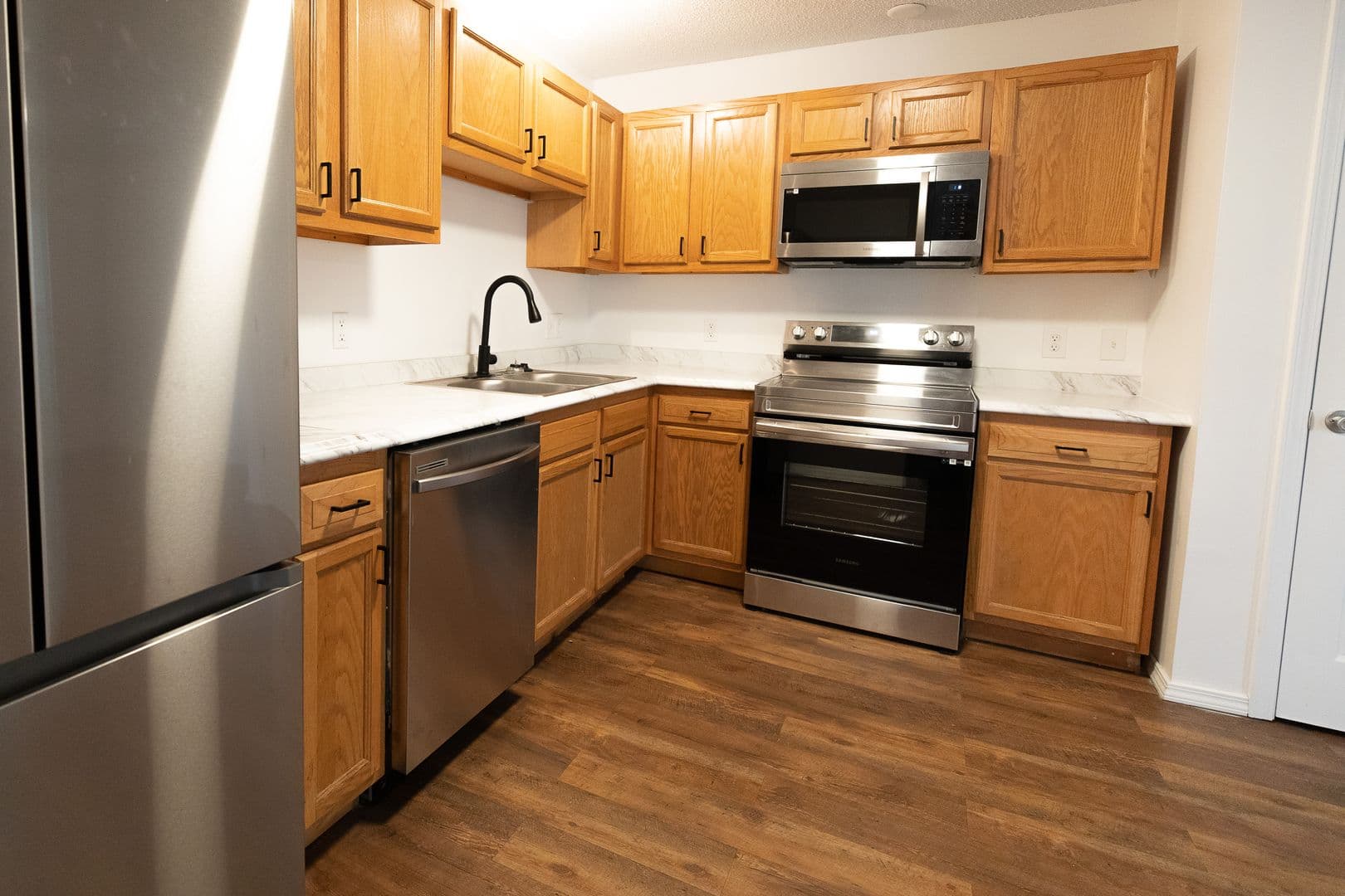 Savannah Apartment: 12220 Apache Avenue