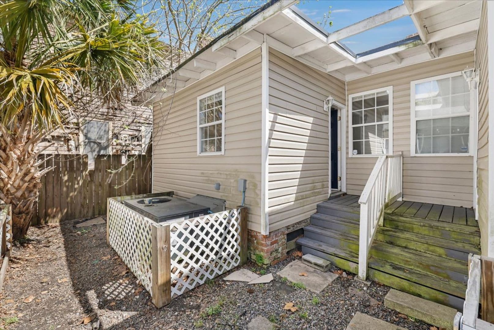 Savannah Apartment: 1709 LeGrand Street
