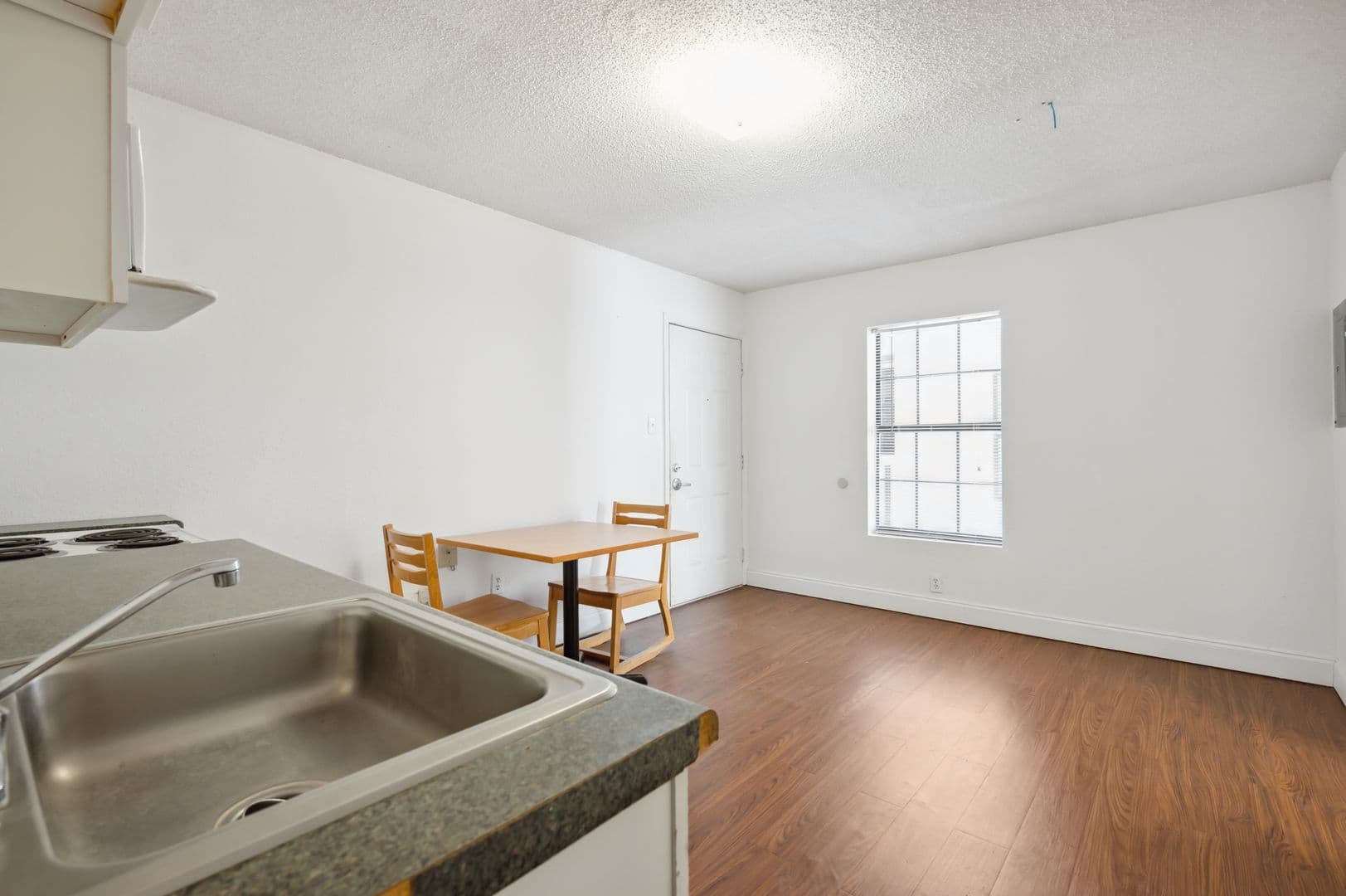 Savannah Apartment: 12220 Apache Avenue