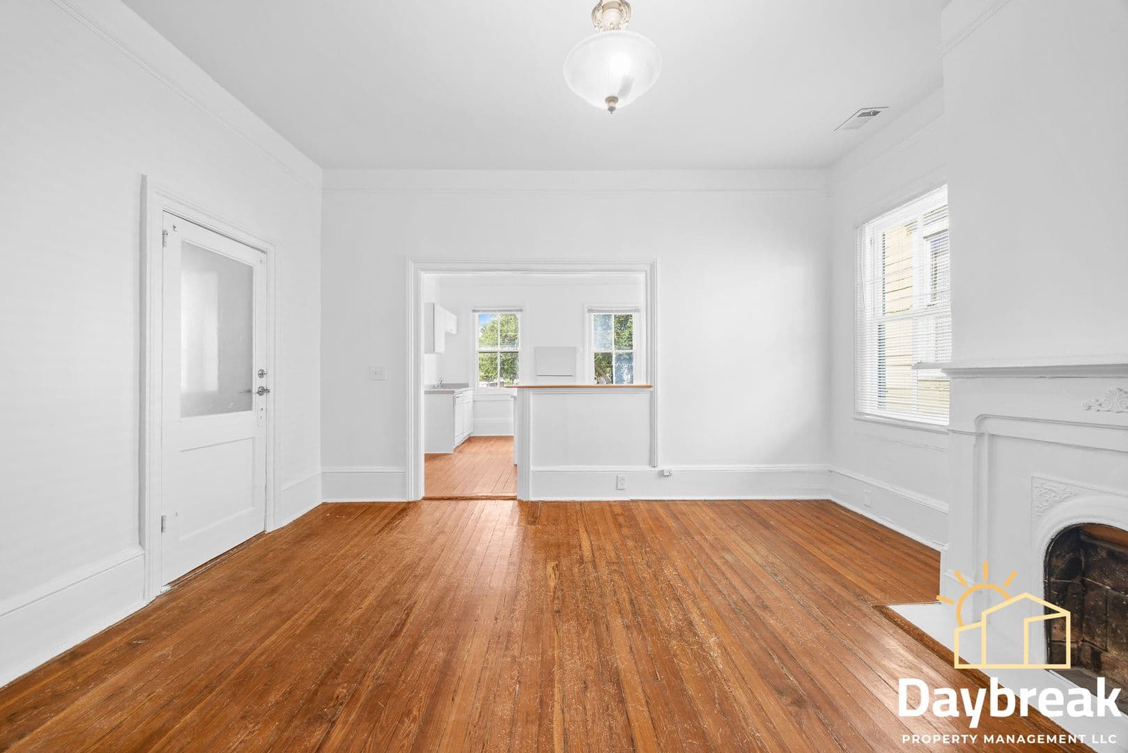 Savannah Apartment: 112 E Anderson Street