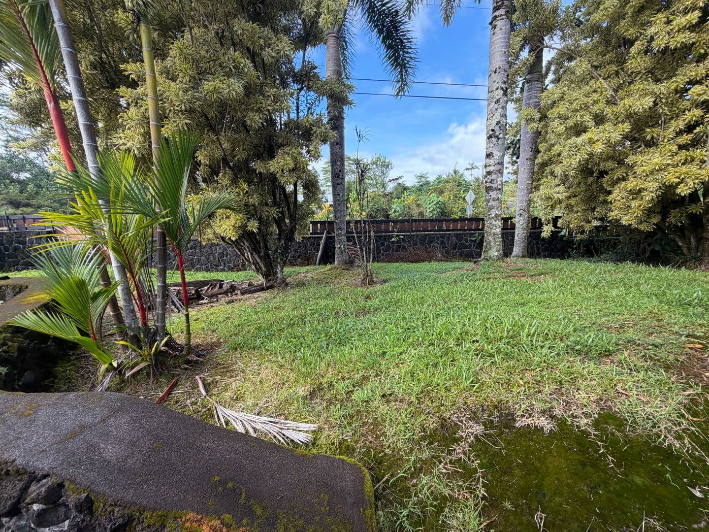 Keaau House: 15-1331 24TH Ave.
