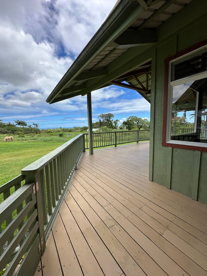 Hilo House: 1050 Ainalako RD.