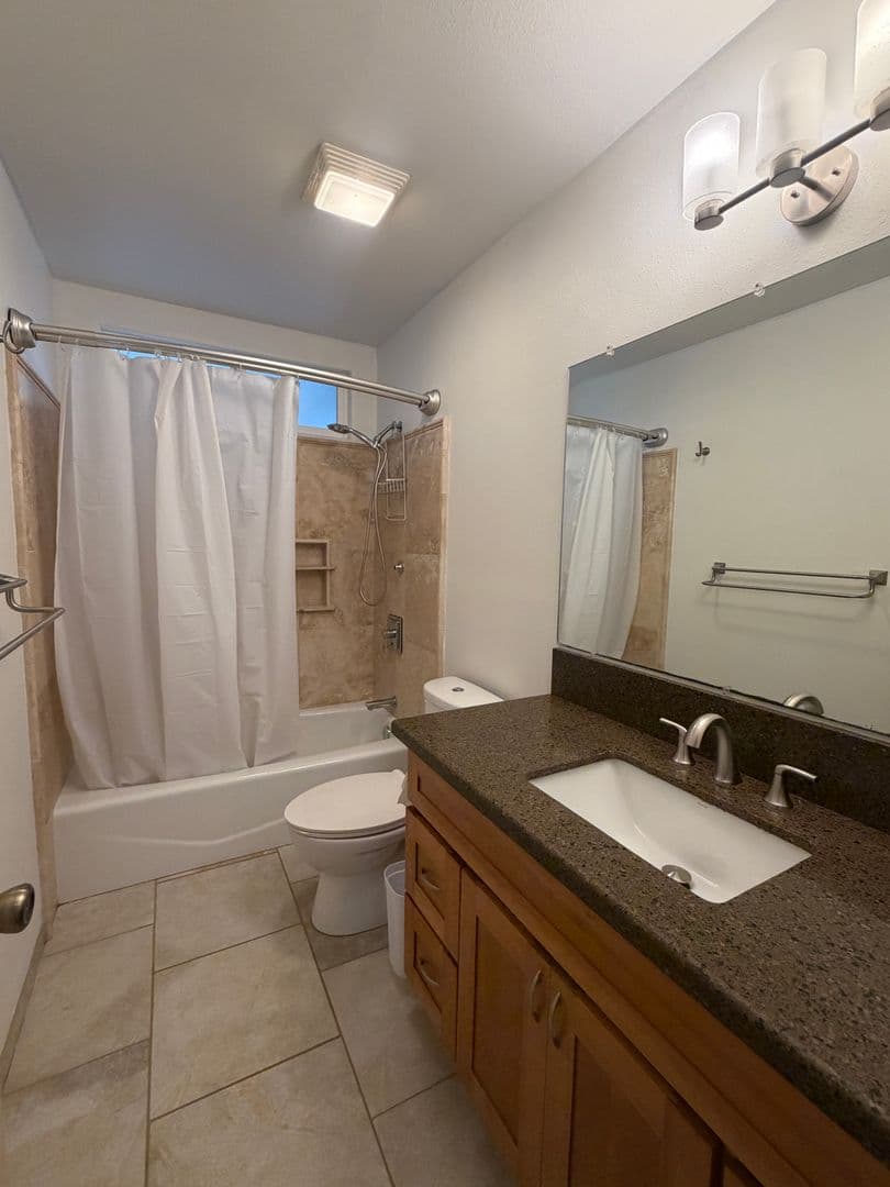 Keaau House: 15-1331 24TH Ave.