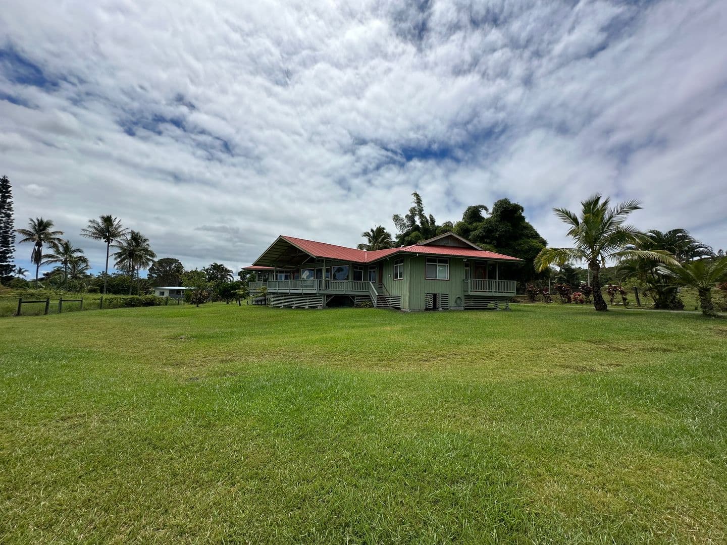 Hilo House: 1050 Ainalako RD.