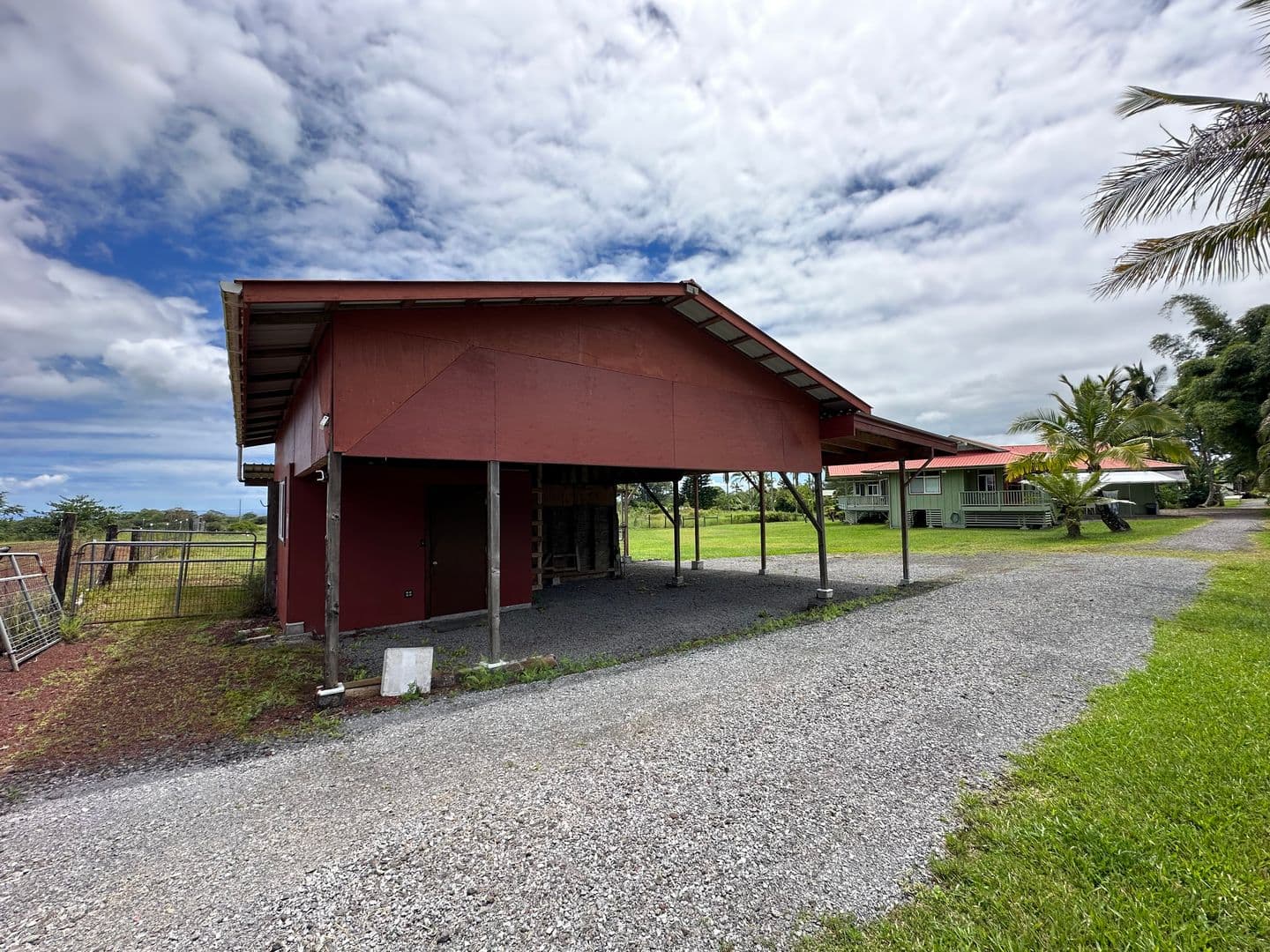 Hilo House: 1050 Ainalako RD.