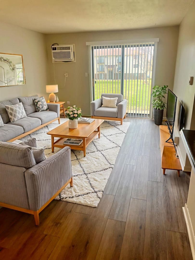 Altoona Apartment: 108 5th Ave NW, #3