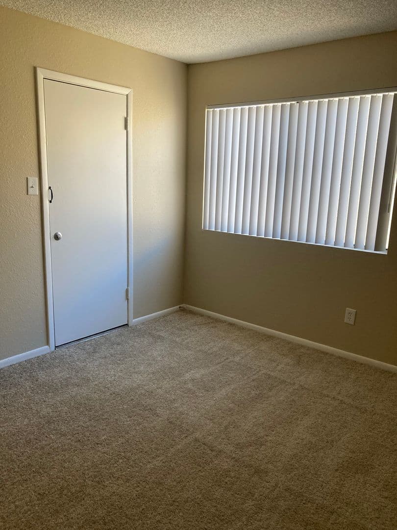 Phoenix Apartment: 5350 E Taylor St