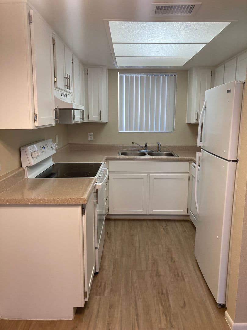 Phoenix Apartment: 5350 E Taylor St