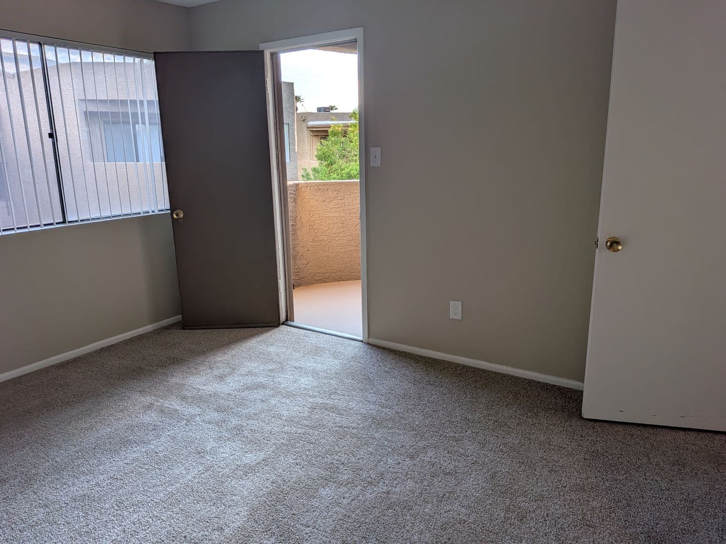 Phoenix Apartment: 5350 E Taylor St