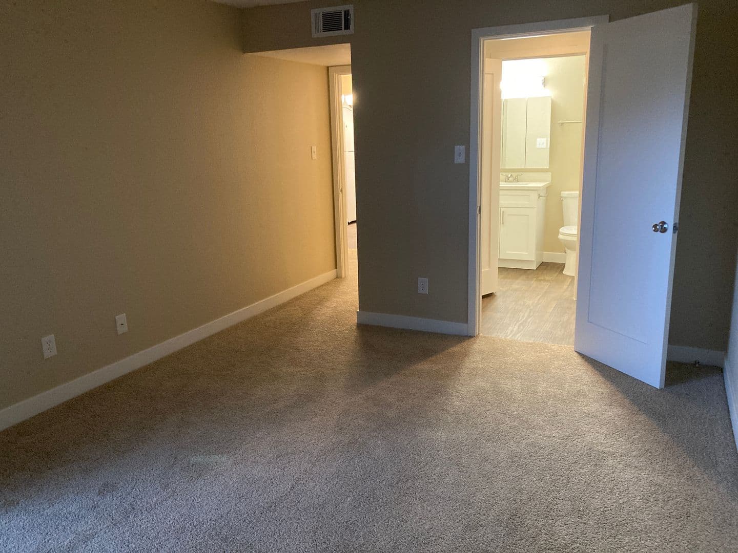 Phoenix Apartment: 5350 E Taylor St