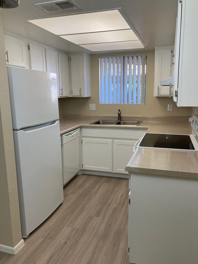 Phoenix Apartment: 5350 E Taylor St