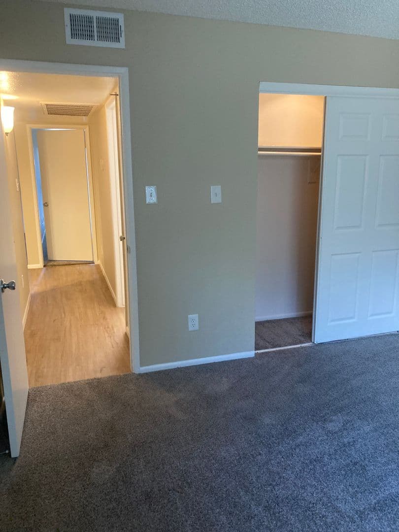 Phoenix Apartment: 5350 E Taylor St
