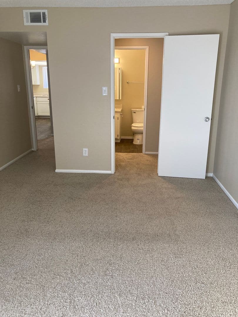 Phoenix Apartment: 5350 E Taylor St
