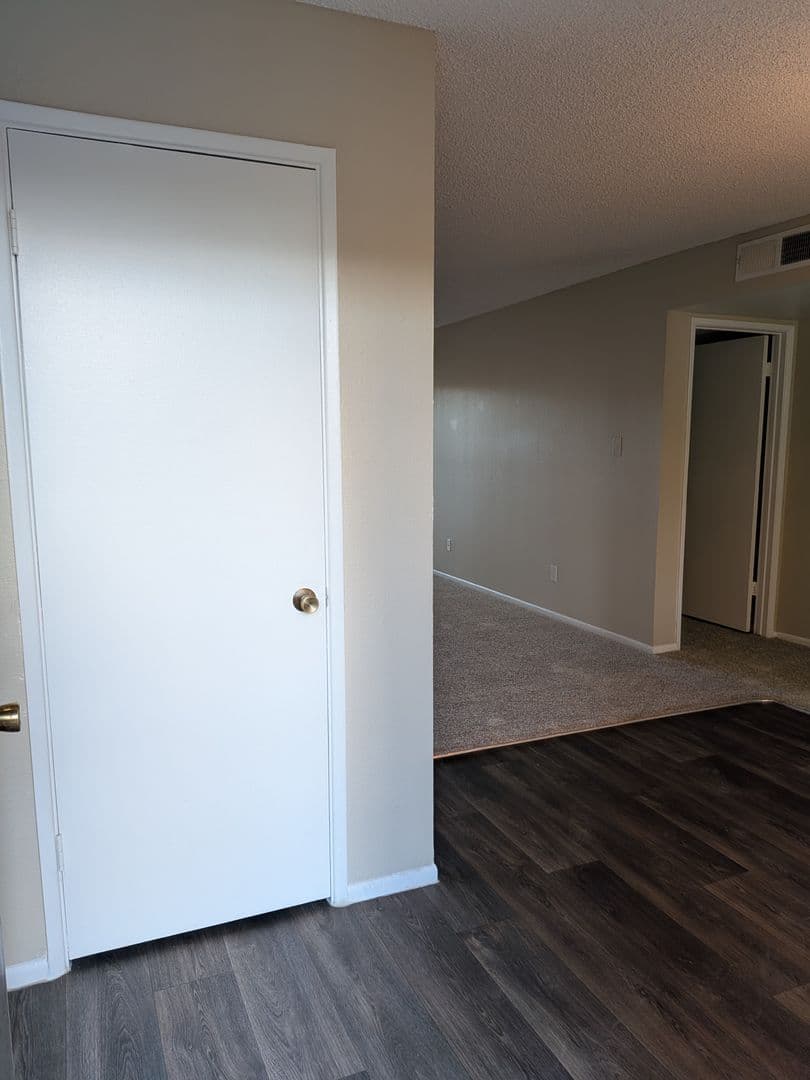 Phoenix Apartment: 5350 E Taylor St